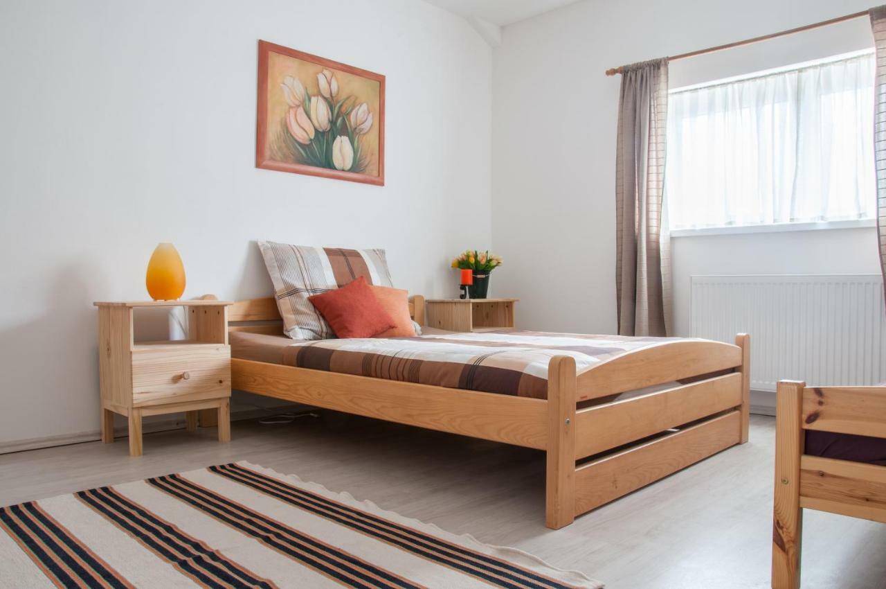 Appartement Apartman Železnice Extérieur photo