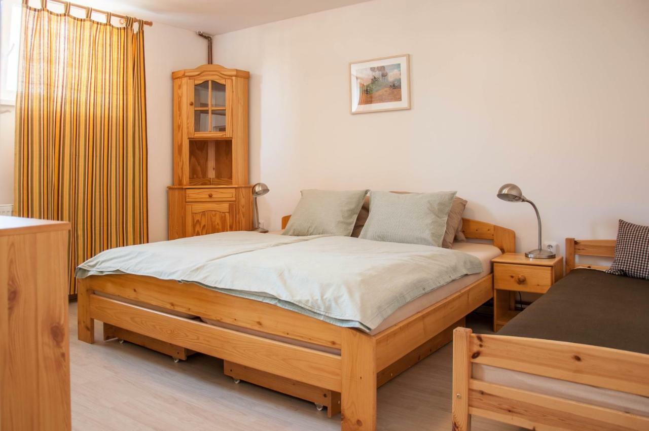 Appartement Apartman Železnice Extérieur photo